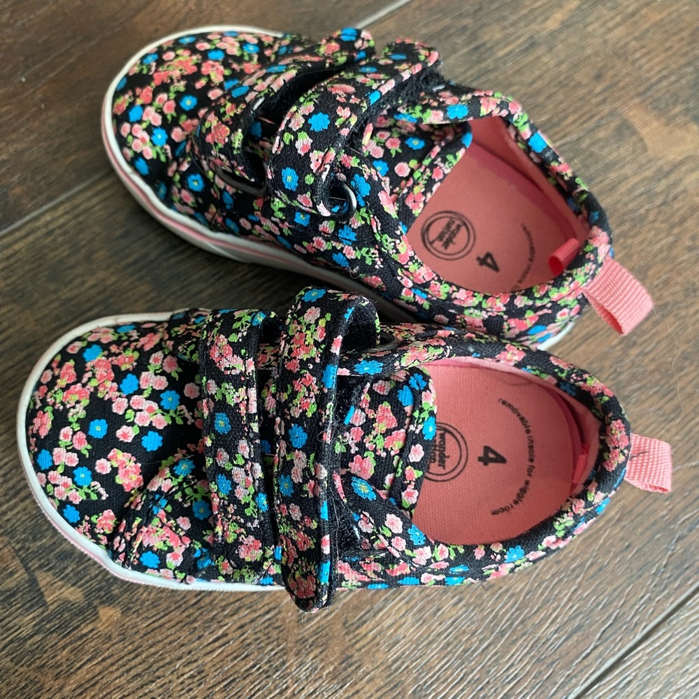 Adorable flower sneakers